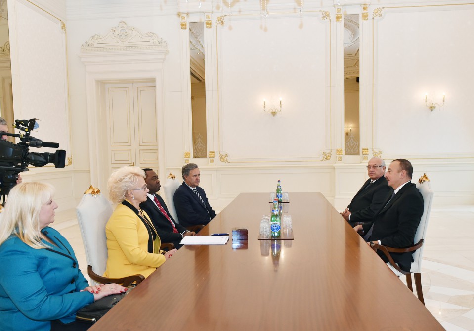 Президент Азербайджана принял президента Международной организации гражданской авиации и председателя Межгосударственного авиационного комитета (ФОТО)