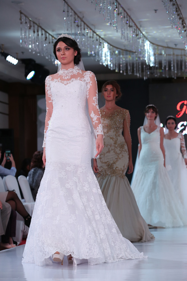 Свадебные и вечерние платья - "Baku Fashion Night 2015" (ФОТО)