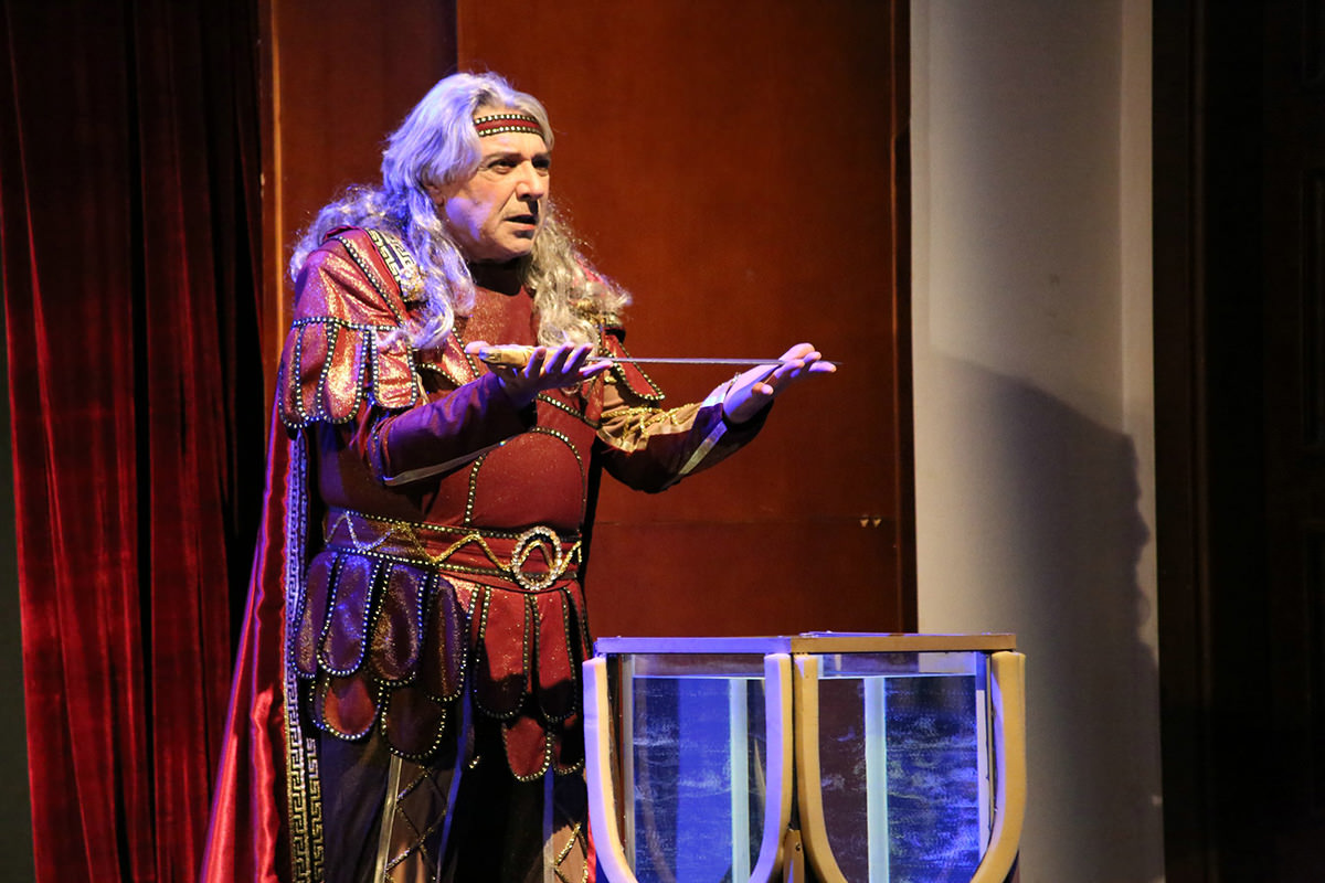 Актеры бакинской Русдрамы уезжают в Санкт-Петербург (ФОТО)