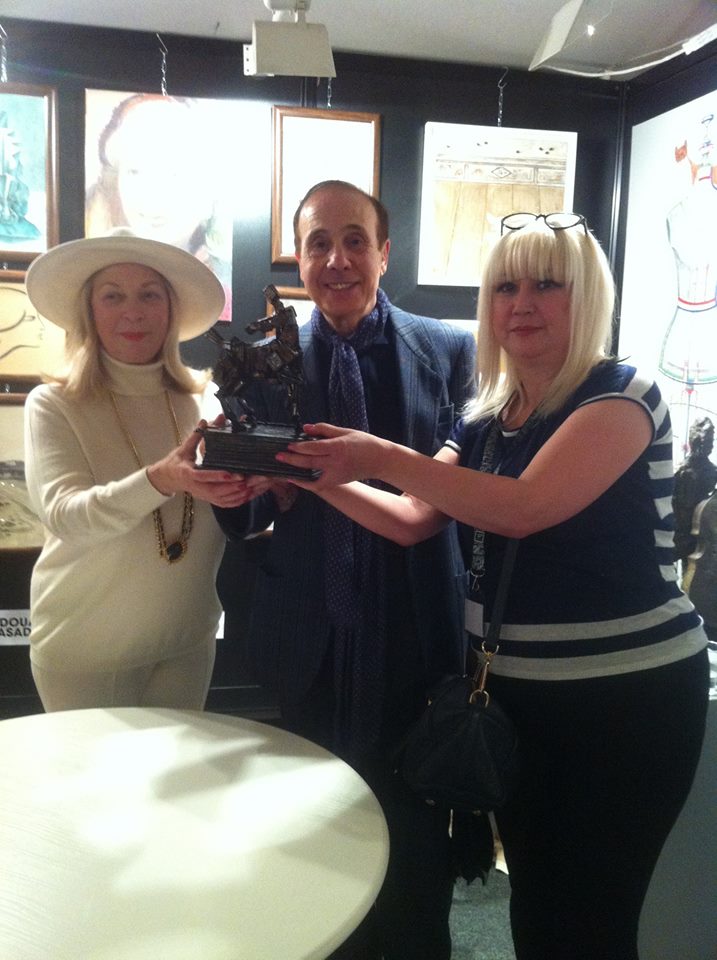 Мир грез и фантазий азербайджанской художницы высоко оценен во Франции (ФОТО)