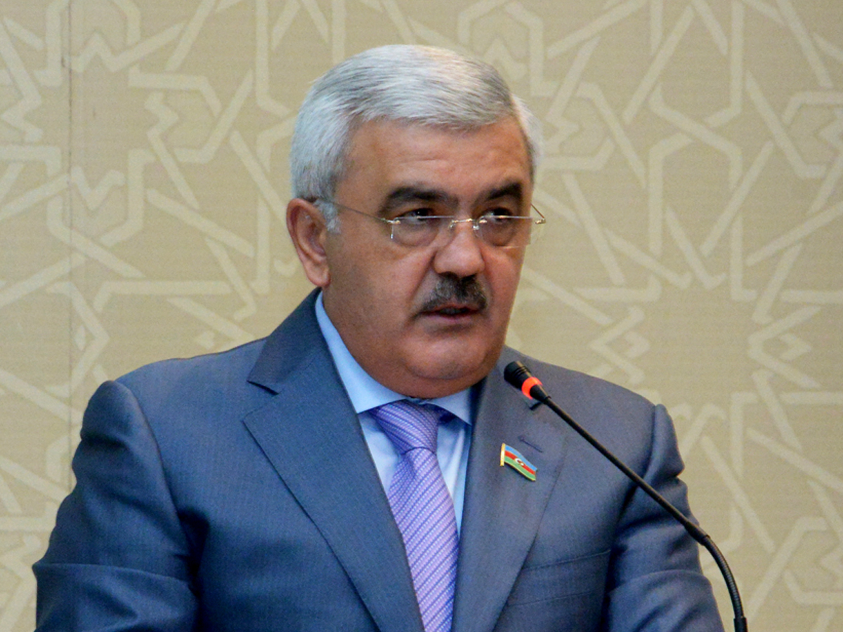 Ровнаг Абдуллаев: SOCAR контролирует количество выбросов загрязняющих газов в атмосферу на своих предприятиях