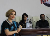 Никаких капризов: Эльнара Халилова показала краски любви (ФОТО, ВИДЕО)