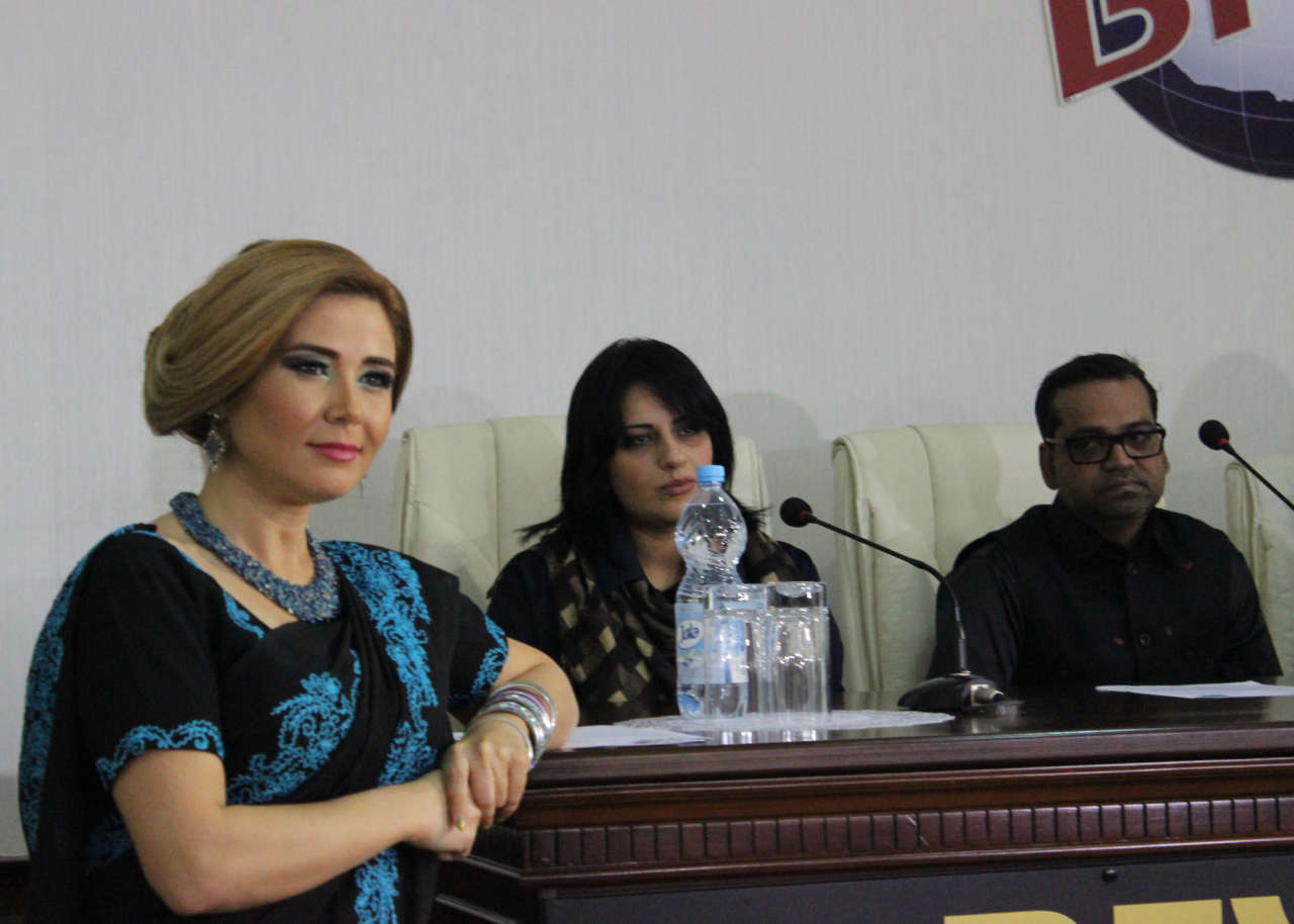 Никаких капризов: Эльнара Халилова показала краски любви (ФОТО, ВИДЕО)