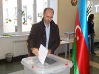 В Азербайджане высокая активность избирателей на парламентских выборах (ФОТО)