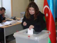 В Азербайджане высокая активность избирателей на парламентских выборах (ФОТО)