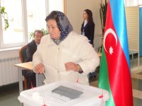 В Азербайджане высокая активность избирателей на парламентских выборах (ФОТО)