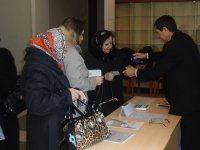 В Азербайджане высокая активность избирателей на парламентских выборах (ФОТО)