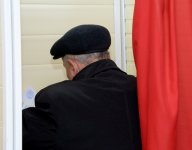 В Азербайджане высокая активность избирателей на парламентских выборах (ФОТО)