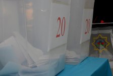 В Азербайджане высокая активность избирателей на парламентских выборах (ФОТО)