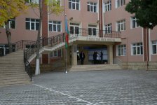 В Азербайджане высокая активность избирателей на парламентских выборах (ФОТО)