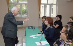 В Азербайджане высокая активность избирателей на парламентских выборах (ФОТО)