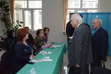 В Азербайджане высокая активность избирателей на парламентских выборах (ФОТО)