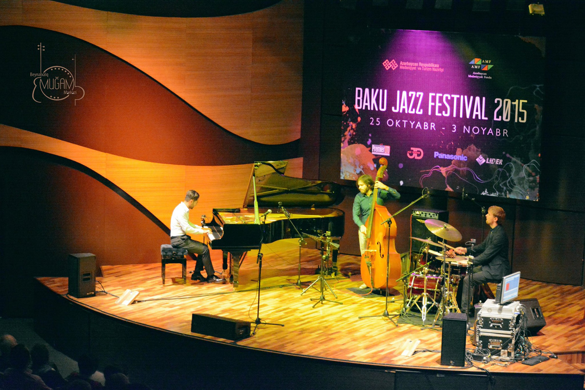 Музыкальные шедевры Эльчина Ширинова (ФОТО)