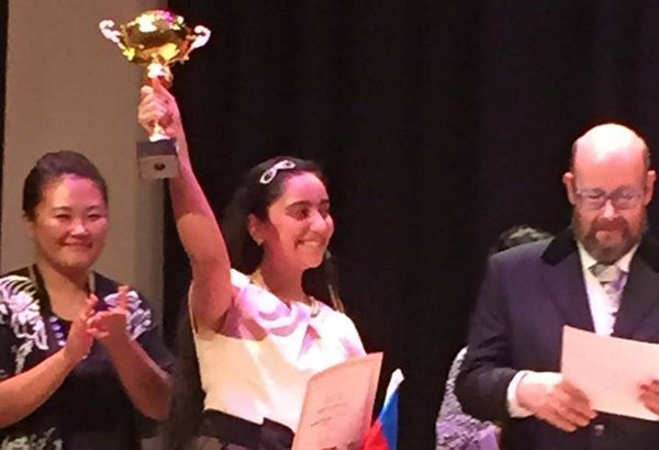 Азербайджанская пианистка удостоена Гран-при на родине Моцарта (ФОТО)