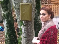 Телеведущая Вюсаля Керимова в образе домохозяйки в лесном домике (ФОТО)