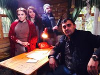 Телеведущая Вюсаля Керимова в образе домохозяйки в лесном домике (ФОТО)