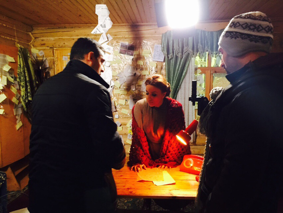 Телеведущая Вюсаля Керимова в образе домохозяйки в лесном домике (ФОТО)