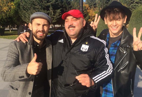 Ведущий "Орла и решки" Андрей Бедняков гуляет по Баку