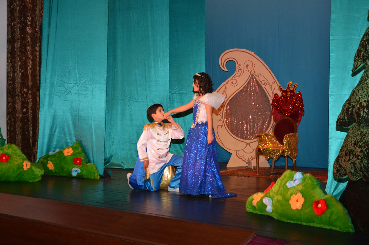 Благотворительная акция театра-студии "Oyuq"