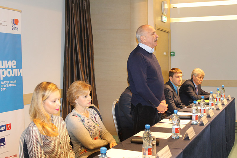 Азербайджанские актеры в Петербурге почтили память жертв трагедии в Египте (ФОТО)