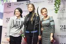 Грандиозная премьера в Баку с участием шоу-звезд: "Голодные игры: Сойка-пересмешница. Часть 2" (ФОТО, ВИДЕО)