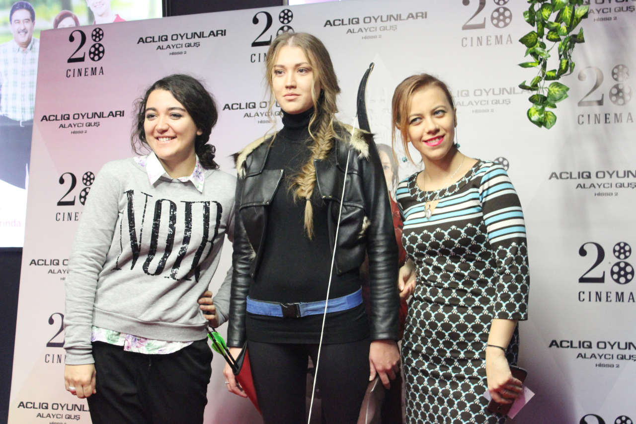 Грандиозная премьера в Баку с участием шоу-звезд: "Голодные игры: Сойка-пересмешница. Часть 2" (ФОТО, ВИДЕО)