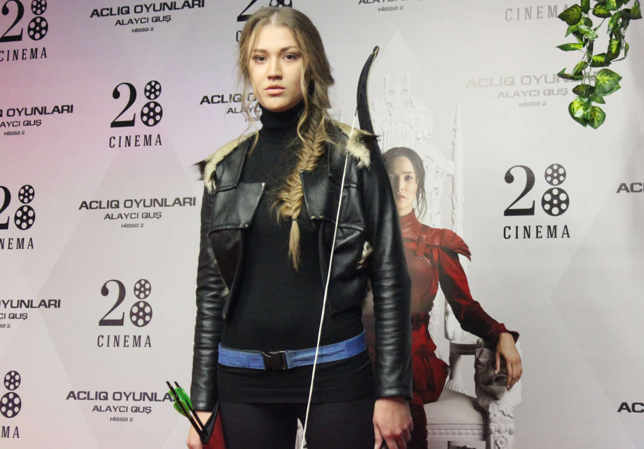 Грандиозная премьера в Баку с участием шоу-звезд: "Голодные игры: Сойка-пересмешница. Часть 2" (ФОТО, ВИДЕО)