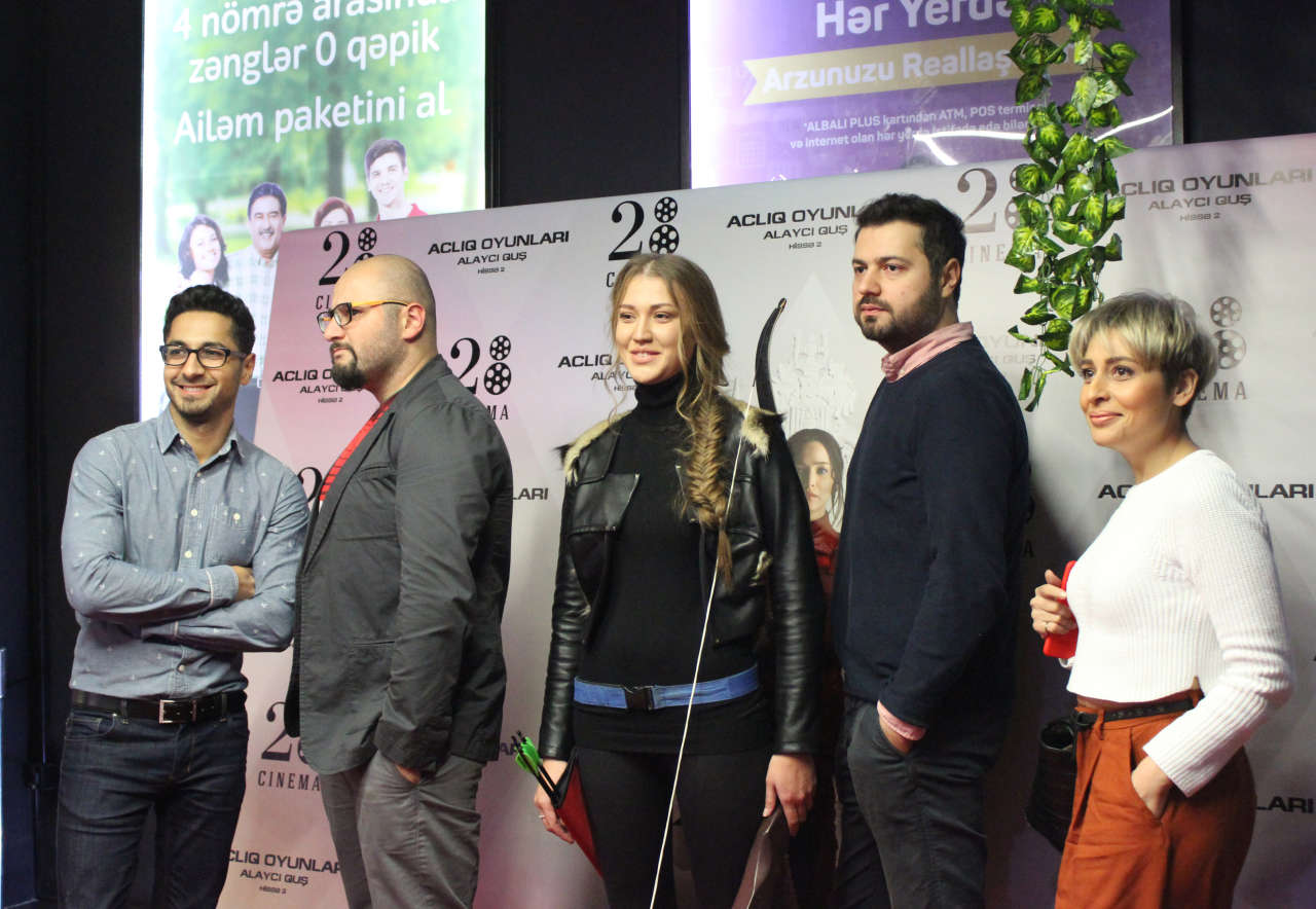 Грандиозная премьера в Баку с участием шоу-звезд: "Голодные игры: Сойка-пересмешница. Часть 2" (ФОТО, ВИДЕО)