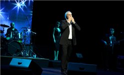 Валерий Меладзе зажег в Баку звезды, или Когда зашкаливают эмоции (ФОТО)