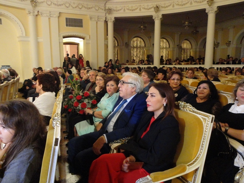 Потрясающий концерт Фидан и Хураман Гасымовых: овации и любимая музыка (ФОТО)