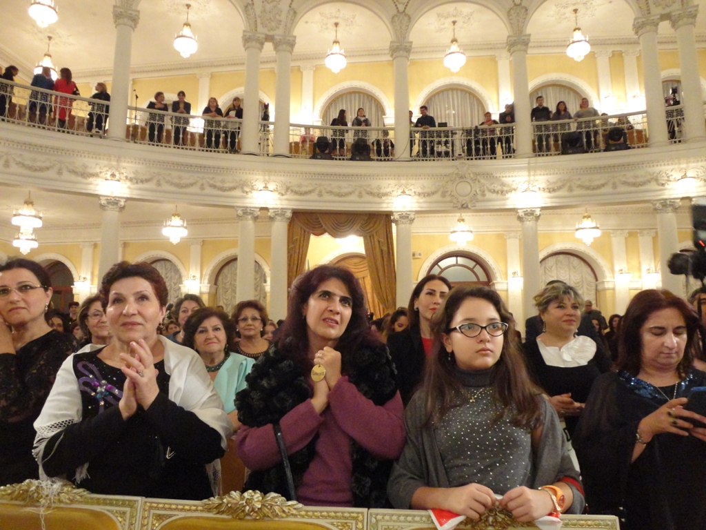 Потрясающий концерт Фидан и Хураман Гасымовых: овации и любимая музыка (ФОТО)