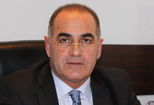 Центр минюста предлагает временно передать налоговым органам сбор муниципальных налогов в Азербайджане