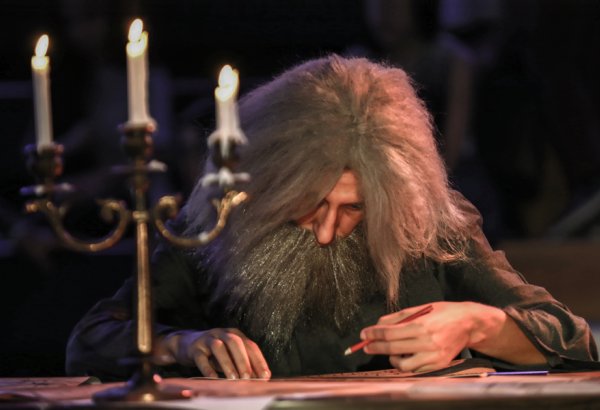 В Шамкир явился самый гениальный человек всех времен (ФОТО)