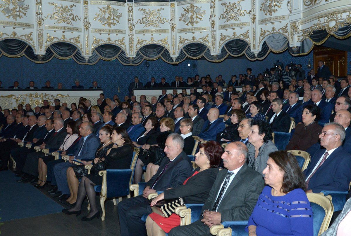 В Азербайджане отметили 110-летие создания профсоюзов (ФОТО)