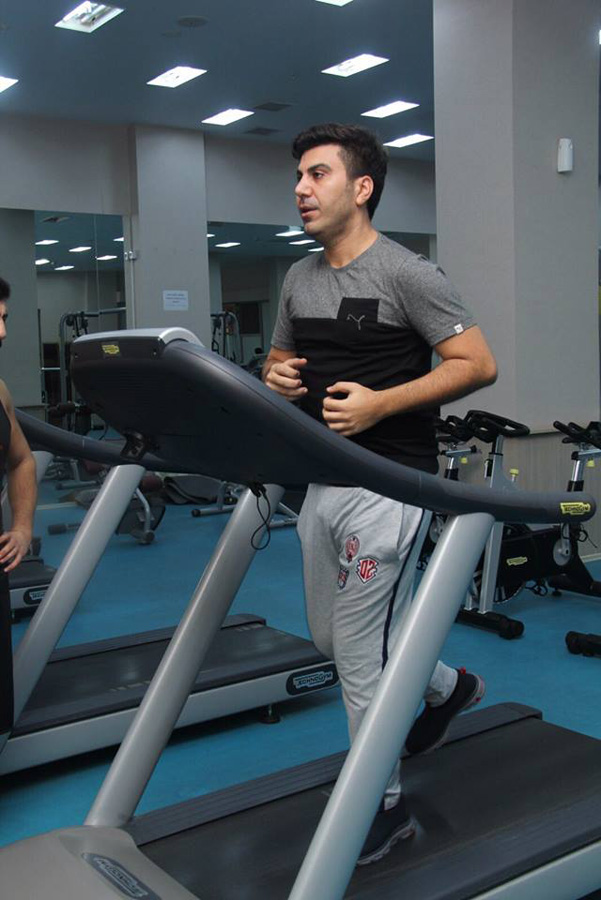 Певец Джейхун Алиев примет участие в чемпионате Азербайджана по боксу (ФОТО)