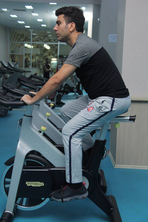 Певец Джейхун Алиев примет участие в чемпионате Азербайджана по боксу (ФОТО)