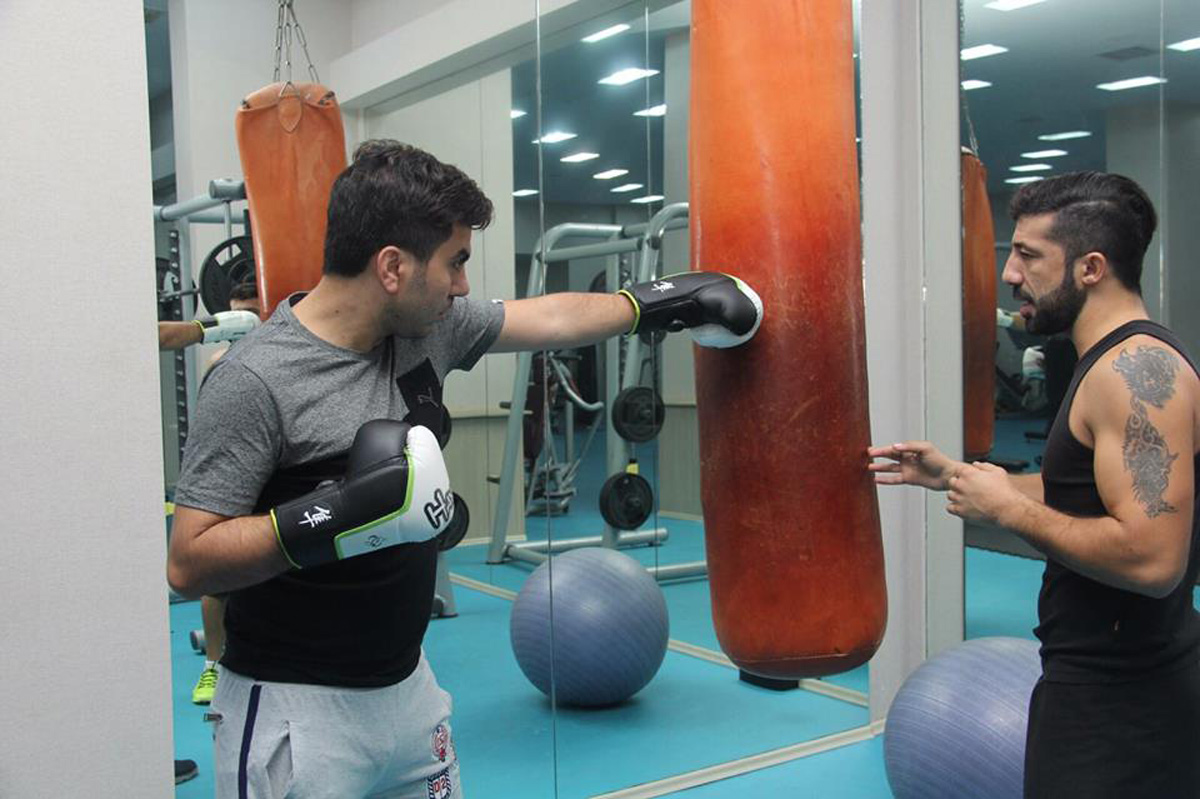 Певец Джейхун Алиев примет участие в чемпионате Азербайджана по боксу (ФОТО)