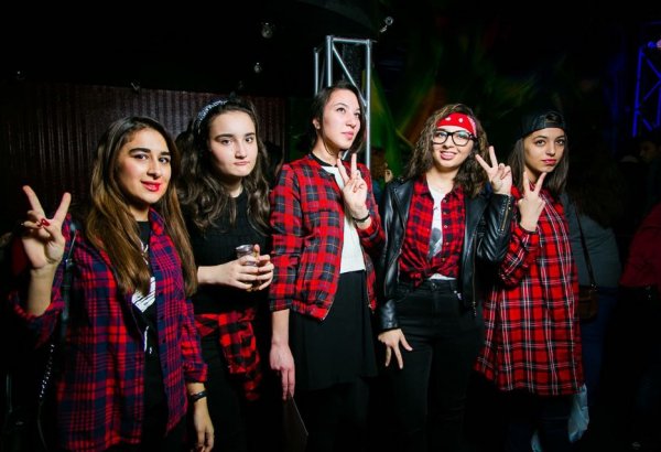 В Баку прошел фестиваль корейской поп-музыки (ФОТО)