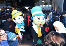 В Баку открылась новогодняя благотворительная ярмарка "Холодные руки - горячее сердце"  (ФОТО)