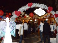 В Баку открылась новогодняя благотворительная ярмарка "Холодные руки - горячее сердце"  (ФОТО)