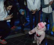 В Баку открылась новогодняя благотворительная ярмарка "Холодные руки - горячее сердце"  (ФОТО)
