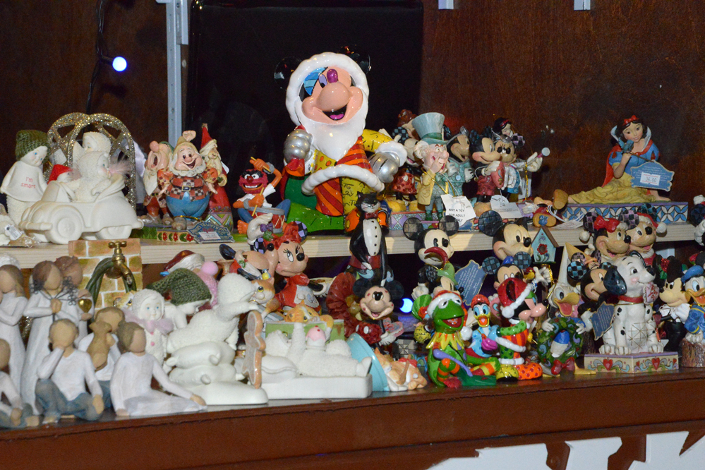 В Баку открылась новогодняя благотворительная ярмарка "Холодные руки - горячее сердце"  (ФОТО)