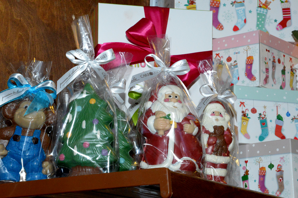 В Баку открылась новогодняя благотворительная ярмарка "Холодные руки - горячее сердце"  (ФОТО)