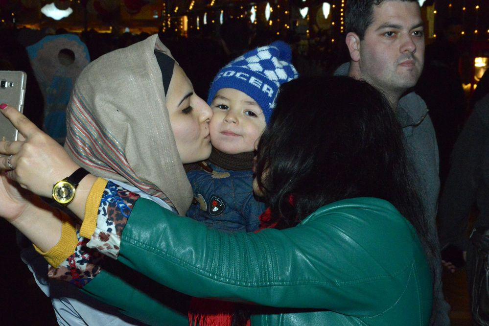 В Баку открылась новогодняя благотворительная ярмарка "Холодные руки - горячее сердце"  (ФОТО)