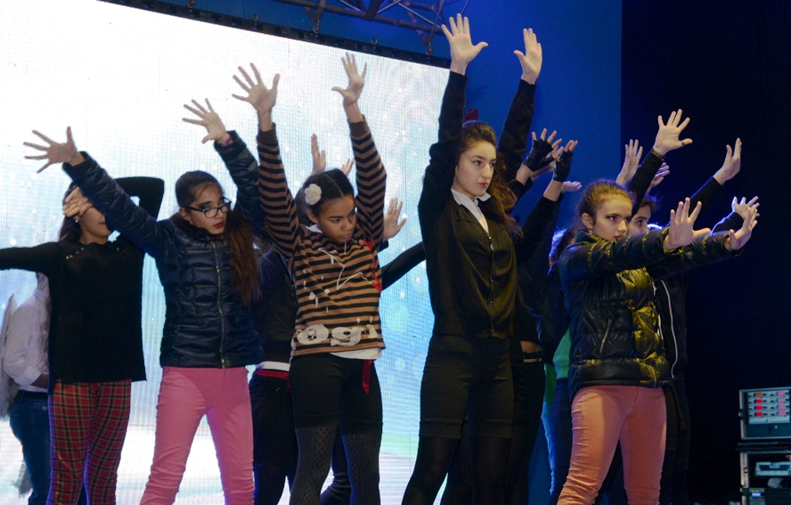 В Баку открылась новогодняя благотворительная ярмарка "Холодные руки - горячее сердце"  (ФОТО)