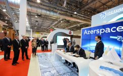 Президент Ильхам Алиев ознакомился с выставкой BakuTel-2015 (ФОТО)