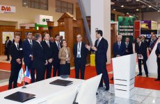 Президент Ильхам Алиев ознакомился с выставкой BakuTel-2015 (ФОТО)