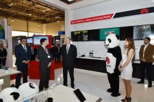 Президент Ильхам Алиев ознакомился с выставкой BakuTel-2015 (ФОТО)
