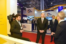 Президент Ильхам Алиев ознакомился с выставкой BakuTel-2015 (ФОТО)