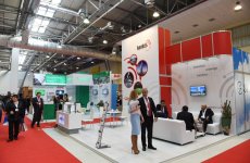 Президент Ильхам Алиев ознакомился с выставкой BakuTel-2015 (ФОТО)